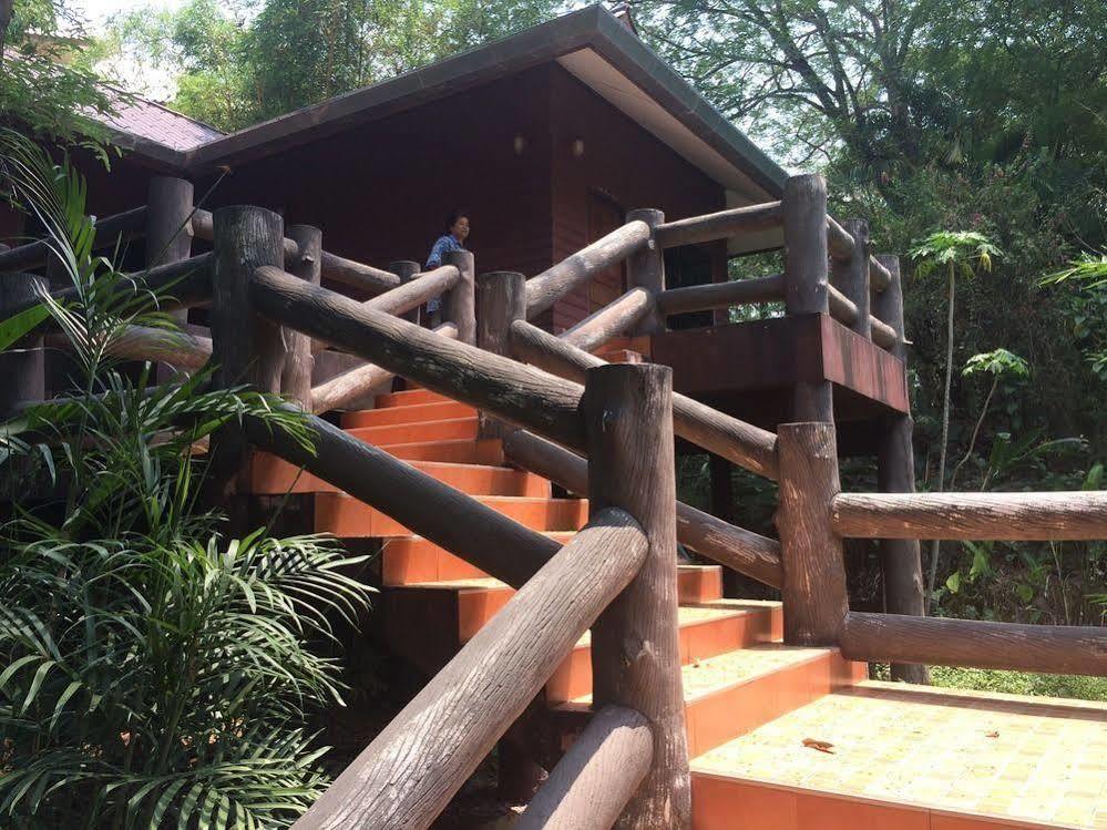 Ban Suan Klang Muang Resort Mae Hong Son Exterior photo